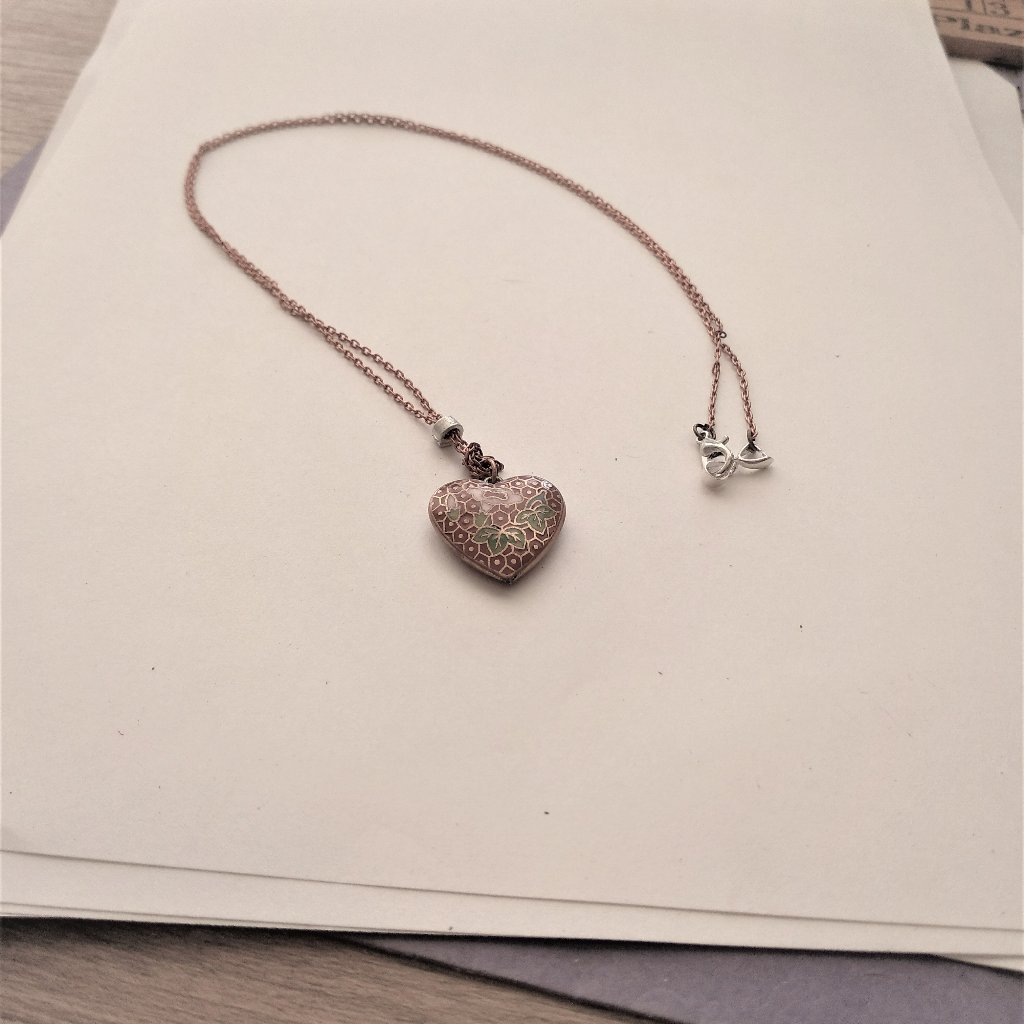 Rose Goldtone Violet And Red Heart Pendant Necklace 16 Inch